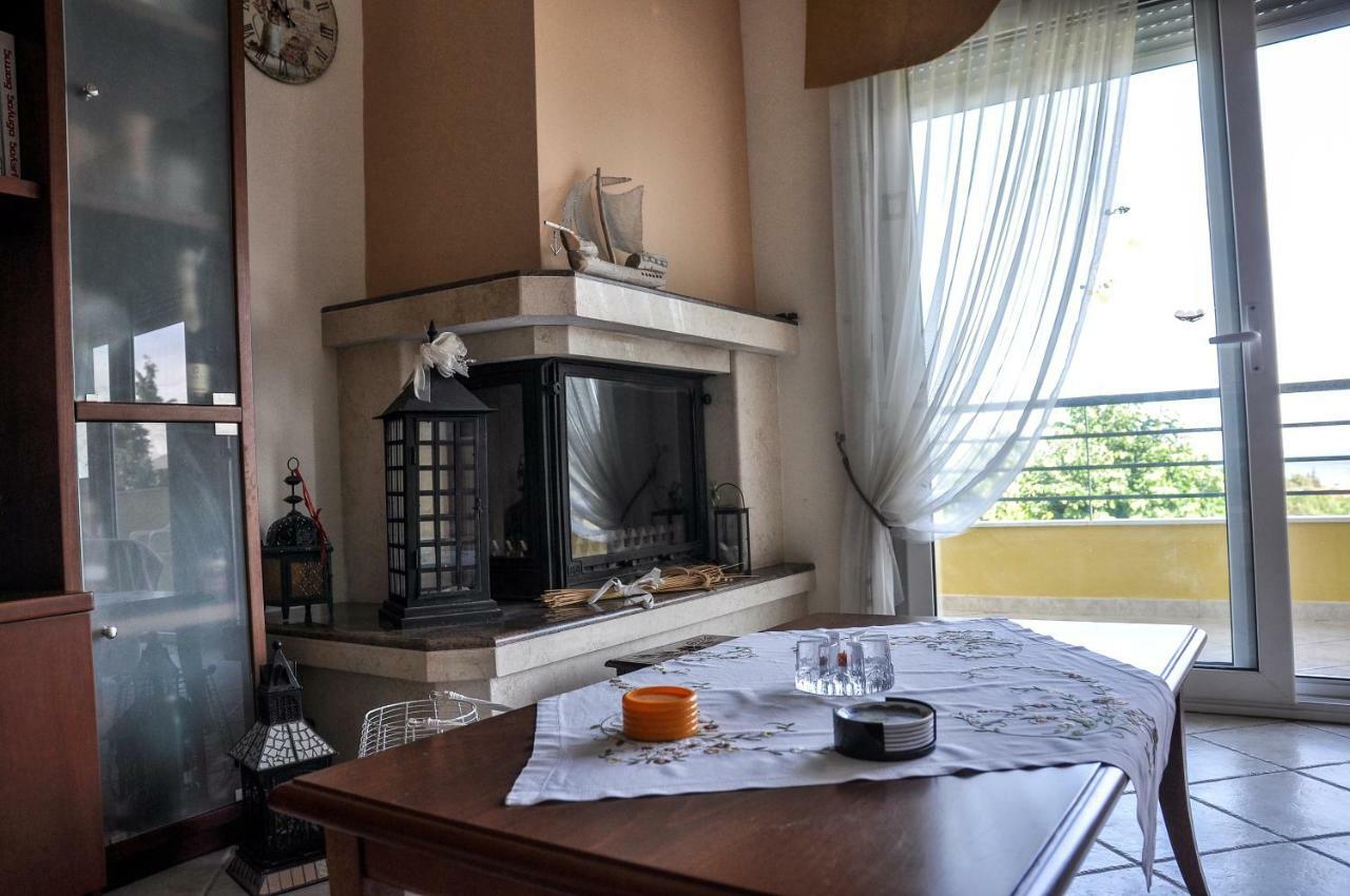 Martha'S Villa Nea Iraklitsa 외부 사진